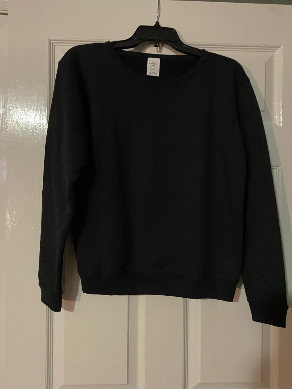 Hanes Black Crewneck Sweater